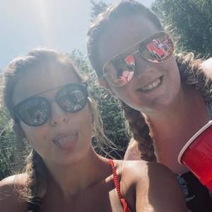 Meet your Posher, Briana